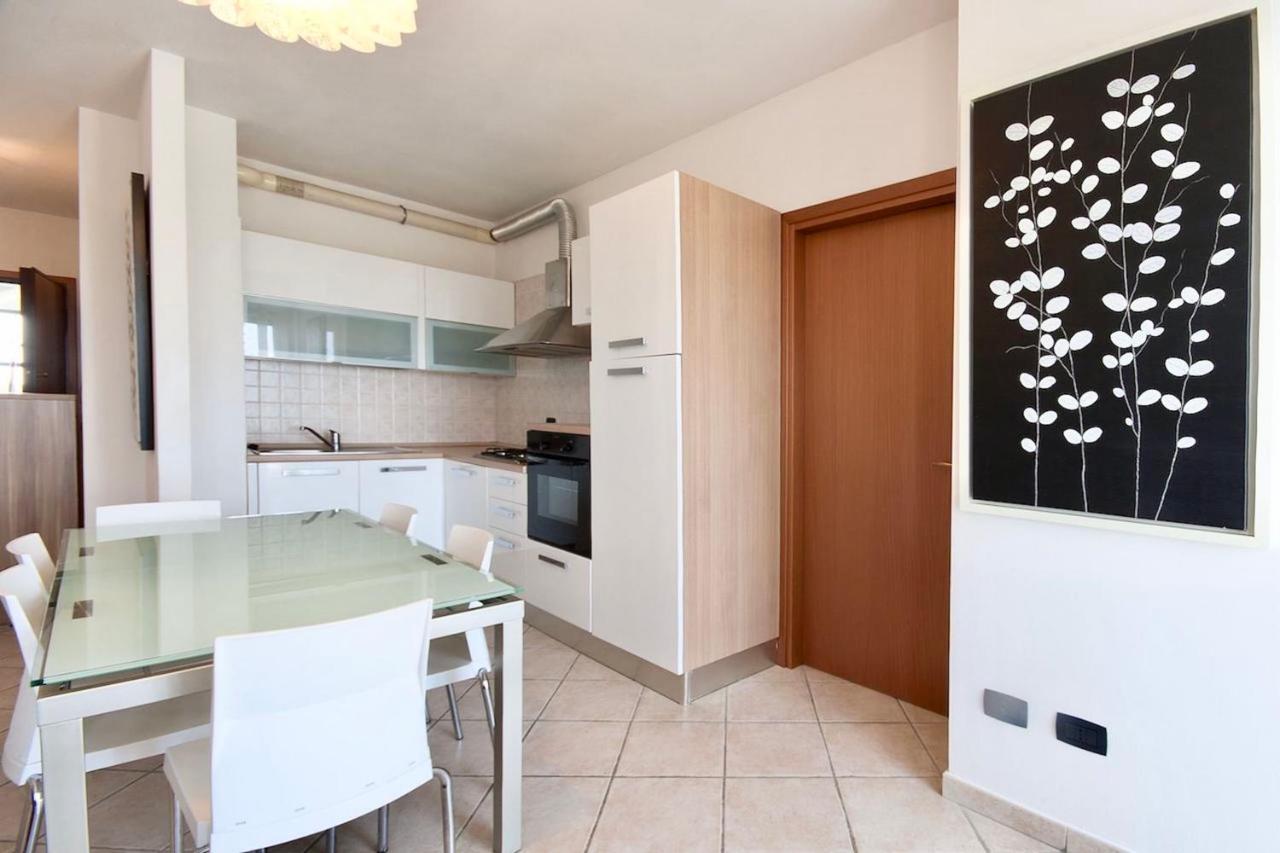 Isa-Apartments 4 Beds In Residence With Swimming-Pool In San Vincenzo, Just 600 Meters From The Sea Dış mekan fotoğraf