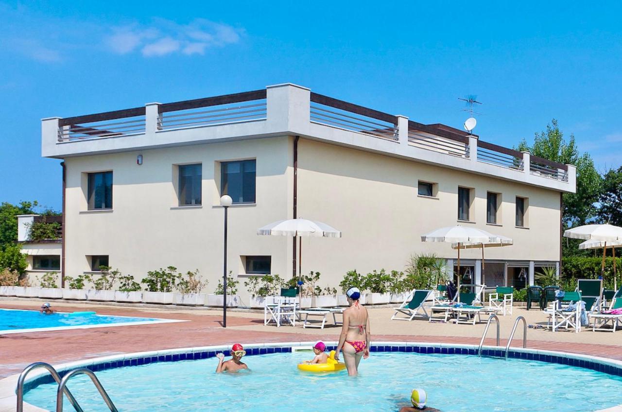 Isa-Apartments 4 Beds In Residence With Swimming-Pool In San Vincenzo, Just 600 Meters From The Sea Dış mekan fotoğraf